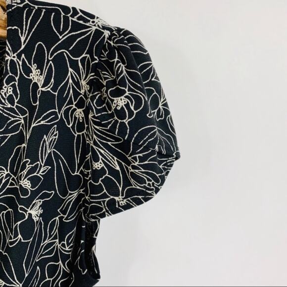 BCBG black White Floral Faux Wrap Top Small - Picture 8 of 11